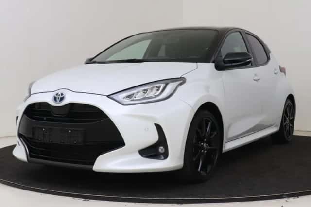 Toyota Yaris (2022) thumbnail 1
