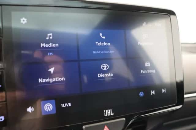Toyota Yaris (2022) thumbnail 6