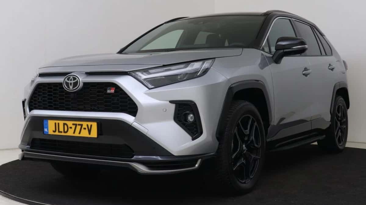 Toyota RAV4 (2025) — foto 1