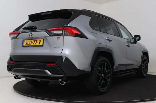 Toyota RAV4 (2025) thumbnail 2