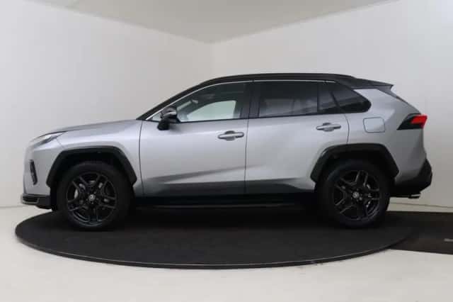 Toyota RAV4 (2025) thumbnail 3