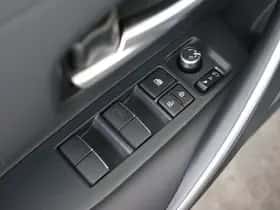 Toyota Corolla_Touring_Sports (2025) thumbnail 17