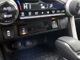 Toyota RAV4 (2025) thumbnail 18