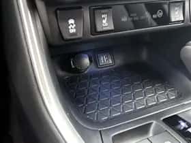 Toyota RAV4 (2025) thumbnail 24