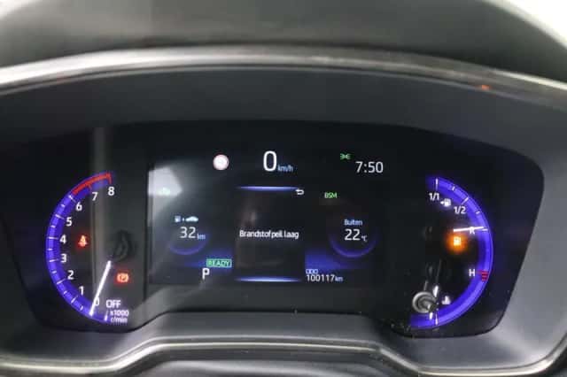 Toyota Corolla (2021) thumbnail 5