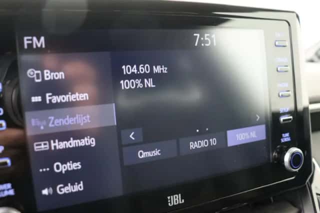 Toyota Corolla (2021) thumbnail 6
