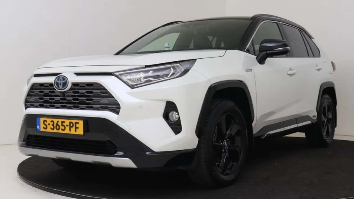Toyota RAV4 (2019) — foto 1
