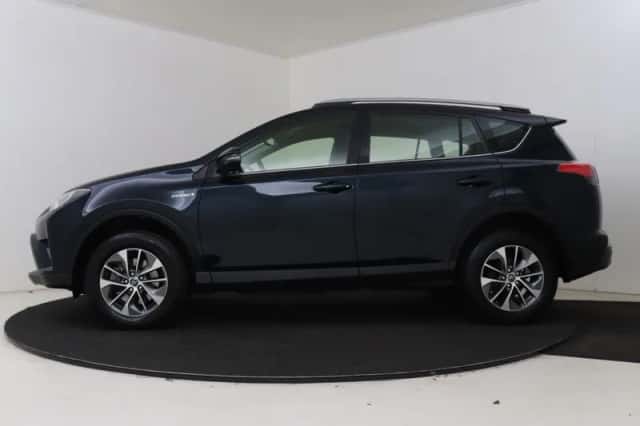 Toyota RAV4 (2019) thumbnail 3
