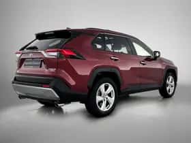 Toyota RAV4 (2021) thumbnail 2