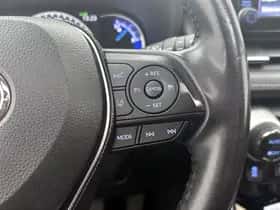 Toyota RAV4 (2021) thumbnail 16