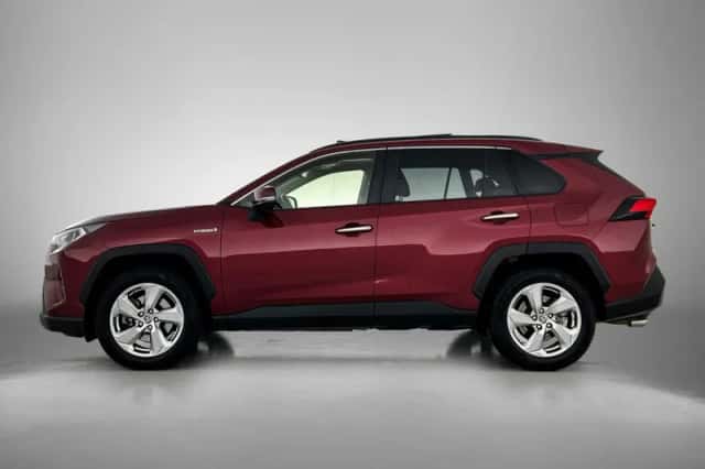 Toyota RAV4 (2021) thumbnail 3