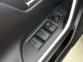 Toyota RAV4 (2021) thumbnail 25