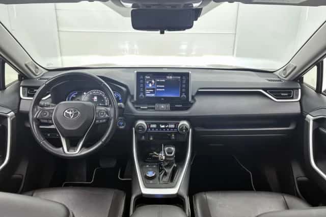 Toyota RAV4 (2021) thumbnail 4