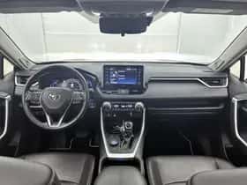 Toyota RAV4 (2021) thumbnail 5