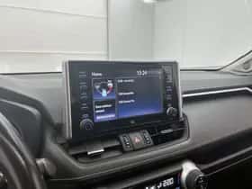 Toyota RAV4 (2021) thumbnail 8