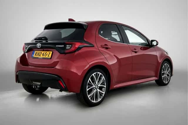 Toyota Yaris (2022) thumbnail 2
