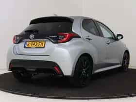 Toyota Yaris (2022) thumbnail 2