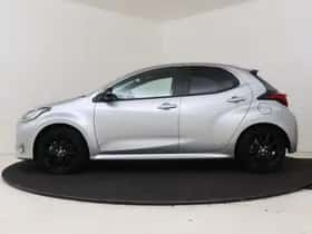 Toyota Yaris (2022) thumbnail 3
