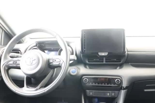 Toyota Yaris (2022) thumbnail 4