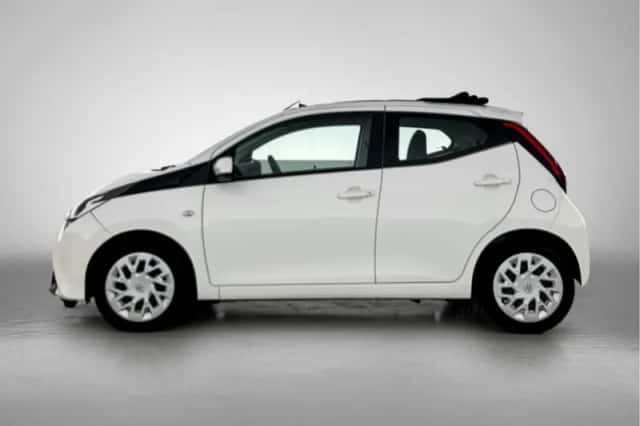 Toyota Aygo (2021) thumbnail 3