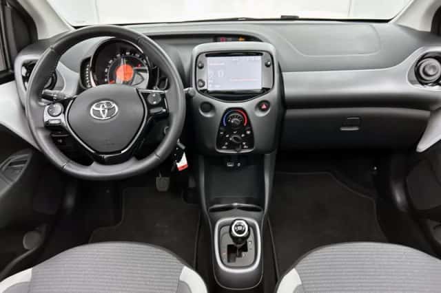 Toyota Aygo (2021) thumbnail 4
