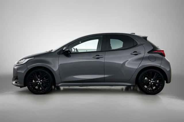 Toyota Yaris (2022) thumbnail 3
