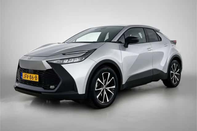 Toyota C-HR (2025) thumbnail 1