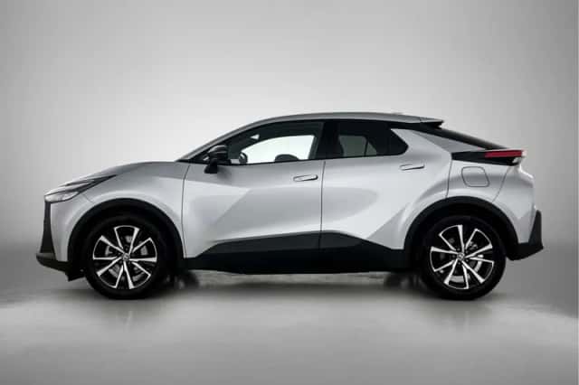 Toyota C-HR (2025) thumbnail 3