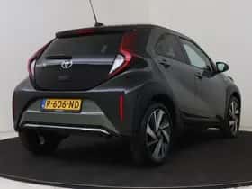 Toyota Aygo (2022) thumbnail 2