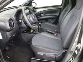 Toyota Aygo (2022) thumbnail 29
