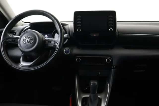 Toyota Yaris (2022) thumbnail 4