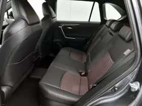 Toyota RAV4 (2021) thumbnail 16