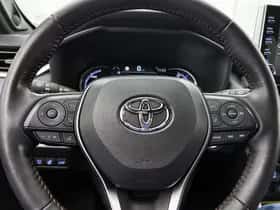 Toyota RAV4 (2021) thumbnail 17
