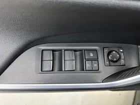 Toyota RAV4 (2021) thumbnail 23