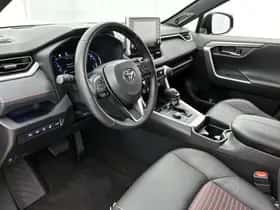 Toyota RAV4 (2021) thumbnail 38