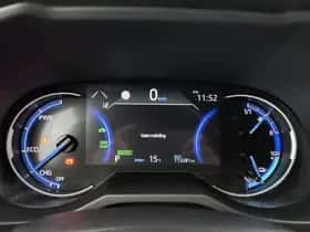 Toyota RAV4 (2021) thumbnail 5