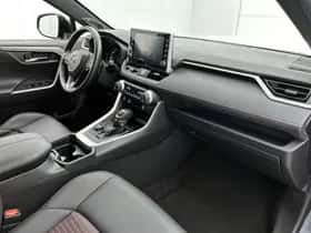 Toyota RAV4 (2021) thumbnail 6