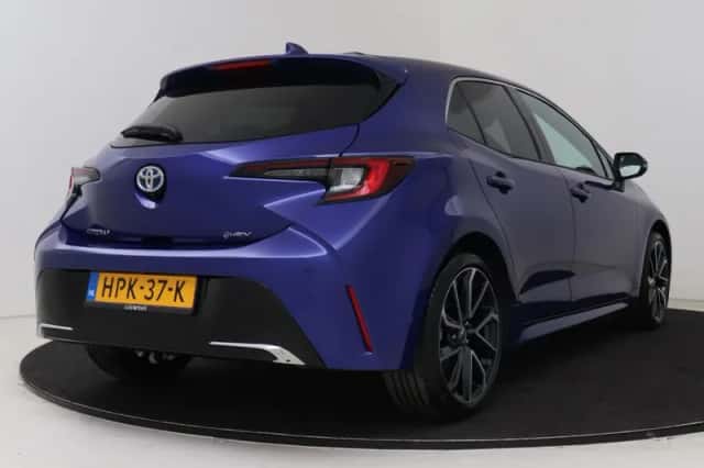 Toyota Corolla (2025) thumbnail 2