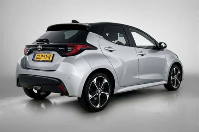 Toyota Yaris (2024) thumbnail 2