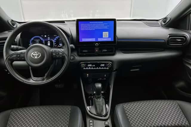 Toyota Yaris (2024) thumbnail 4