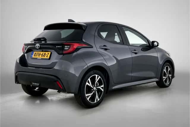 Toyota Yaris (2024) thumbnail 2