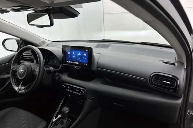 Toyota Yaris (2024) thumbnail 6