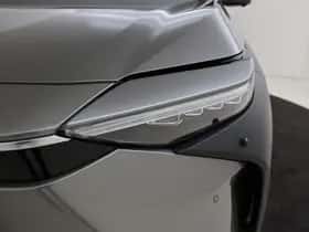 Toyota bZ4X (2025) thumbnail 8