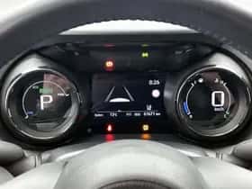 Toyota Yaris (2022) thumbnail 5