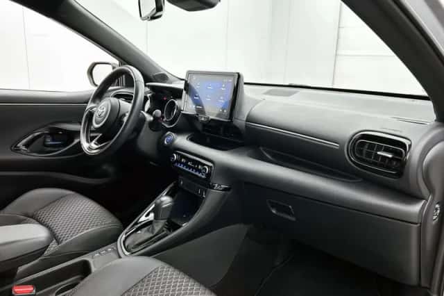 Toyota Yaris (2022) thumbnail 6