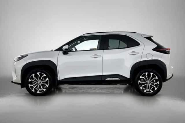Toyota Yaris_Cross (2023) thumbnail 3