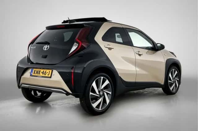 Toyota Aygo (2022) thumbnail 2