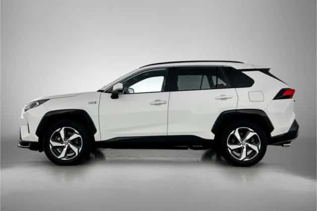 Toyota RAV4 (2021) thumbnail 3