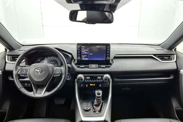 Toyota RAV4 (2021) thumbnail 4