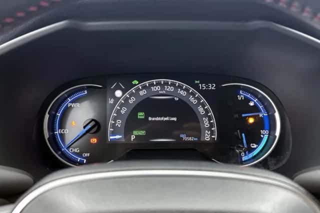 Toyota RAV4 (2021) thumbnail 5